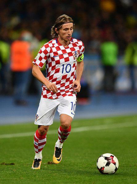 欧冠今夜观赛指南：枪手迎战强敌拜仁，皇马客场出征盼洗颓