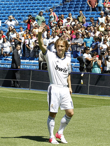 第17圈，诺里斯和勒克莱尔先后进站，出站后诺里斯卡在安东内利身后暂列第9。